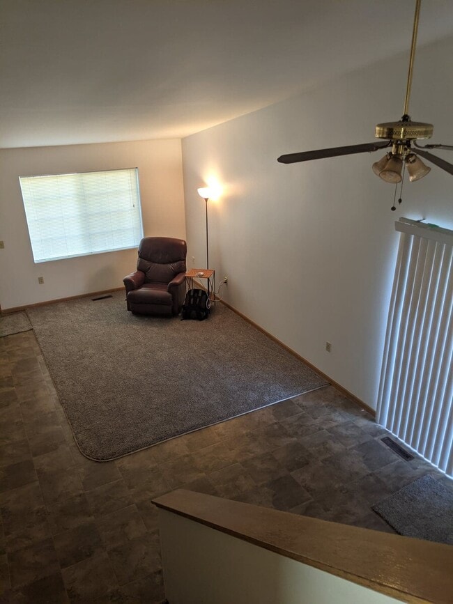 Building Photo - 487 W Prairie St