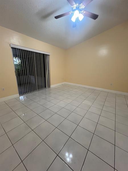 Building Photo - 520 NW 206th Ave