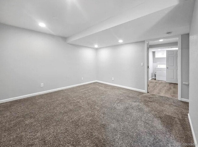 Building Photo - 5472 Balsam Ct