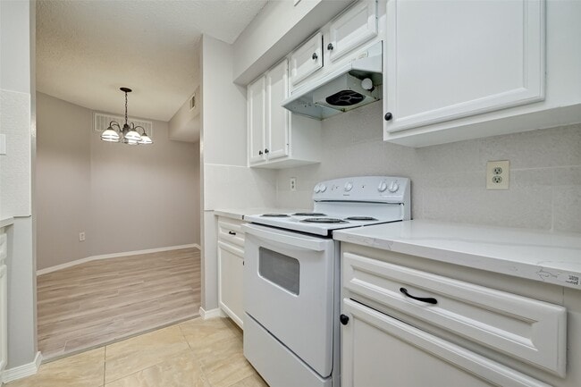 Building Photo - 6701 Sands Point Dr