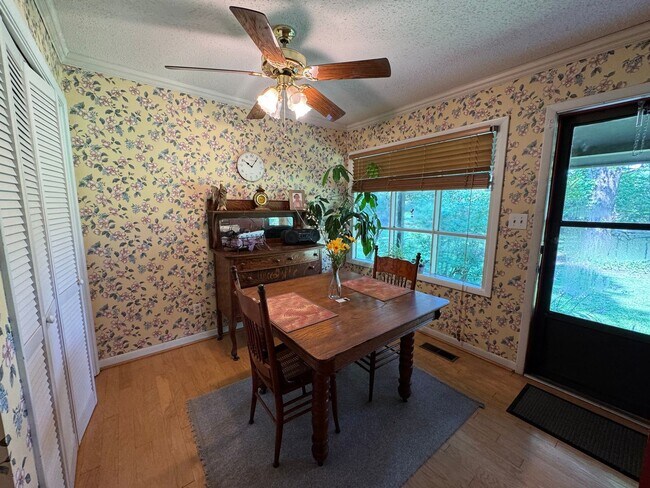 Building Photo - Furnished 3-Bedroom, 2-Bath Home in Peacef...