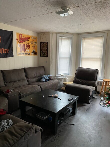 Building Photo - 93 Calumet St