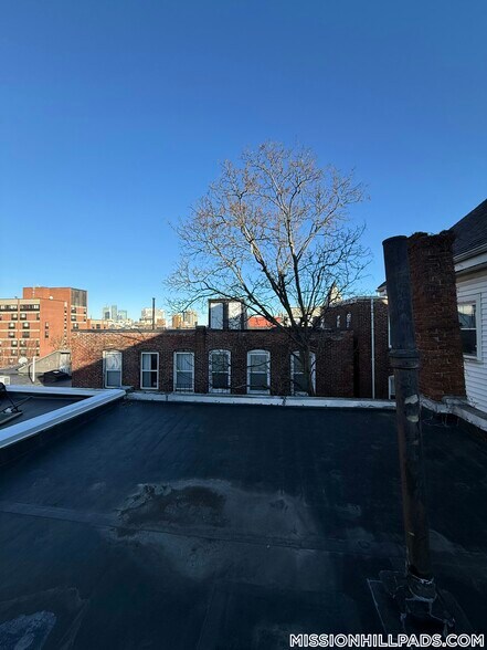 Building Photo - 8 Parker Hill Ave