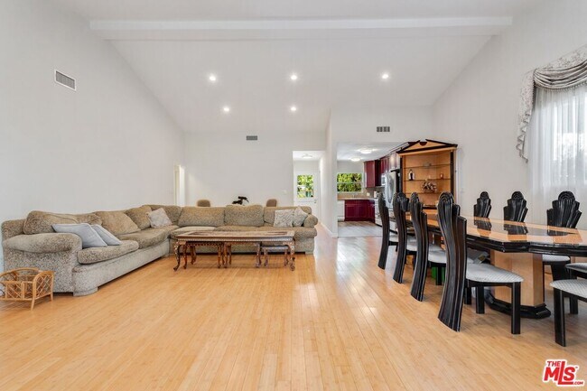 Building Photo - 22616 Berdon St