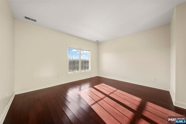 Building Photo - 2404 Windsor Park Ct