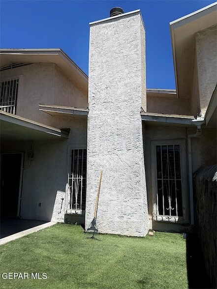 Building Photo - 707 El Pinal Pl