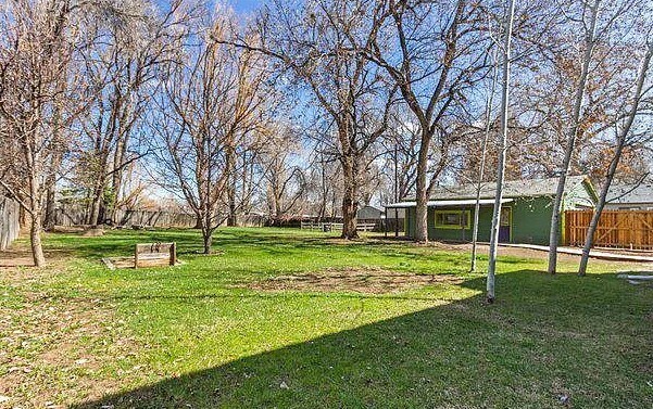 Building Photo - 334 W Willox Ln