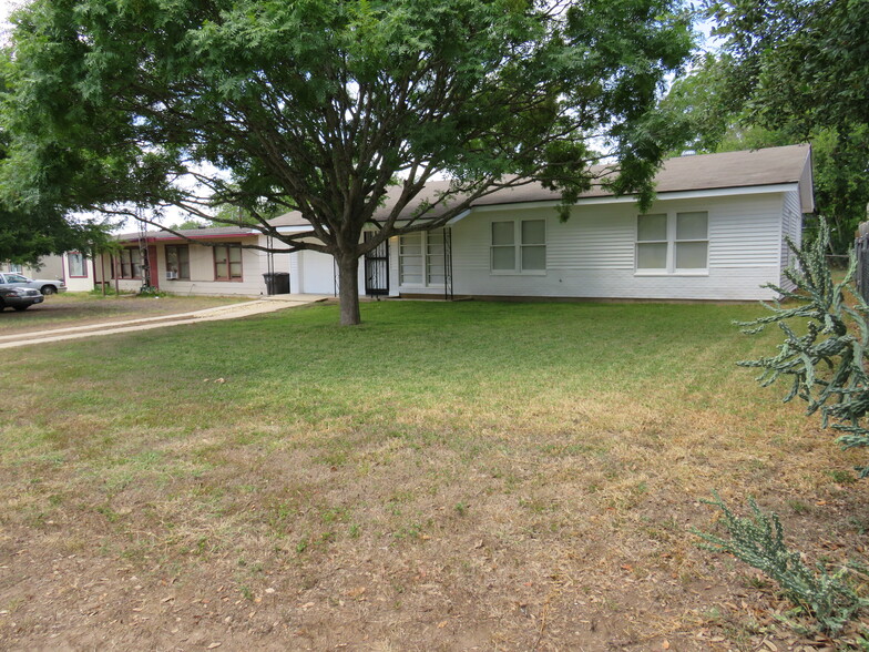 Primary Photo - 419 Anton Dr