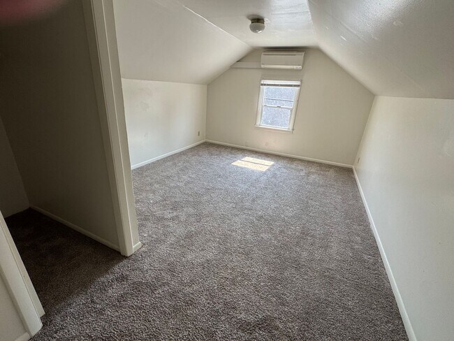 Building Photo - 4 Bedroom 2 Bathroom Mount Vernon House Cl...
