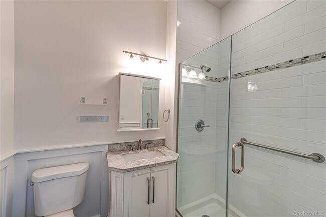 Building Photo - 2-2F Stewart Ave