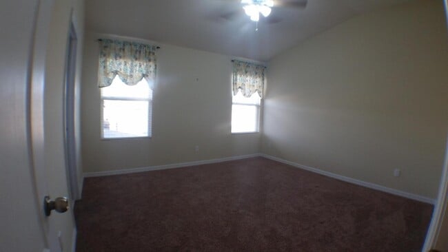 Building Photo - Available early fall ~ Waterside Pointe 3/...