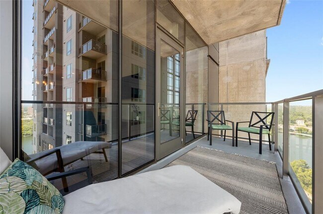 Building Photo - 44 East Ave