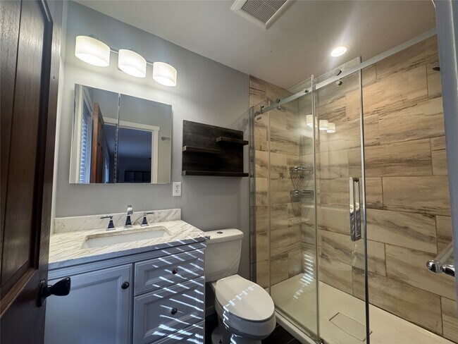 Building Photo - 41 Kenilworth Rd