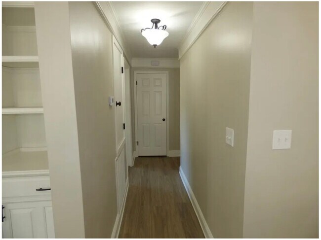 Building Photo - 811 Howe St