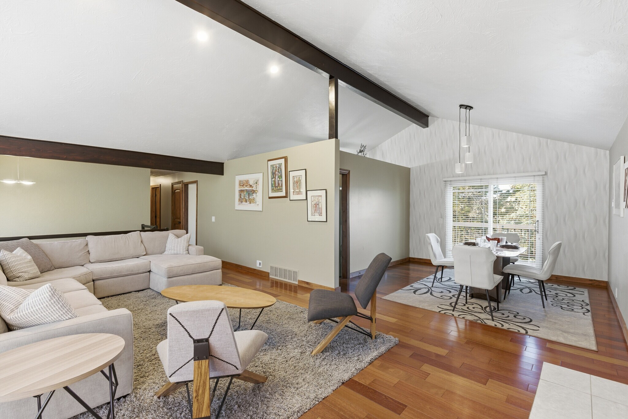 Building Photo - 8682 S Alpen Cir