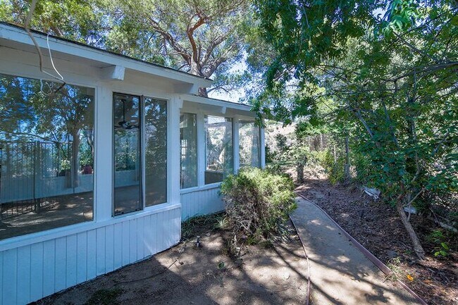 Building Photo - 279 Starlight Crest Dr