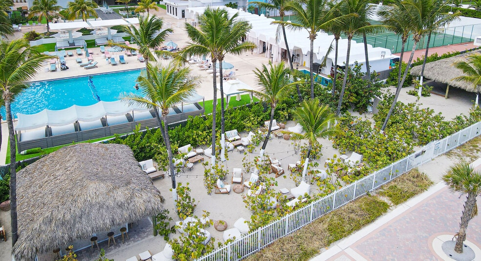 Pool - 5101 Collins Ave