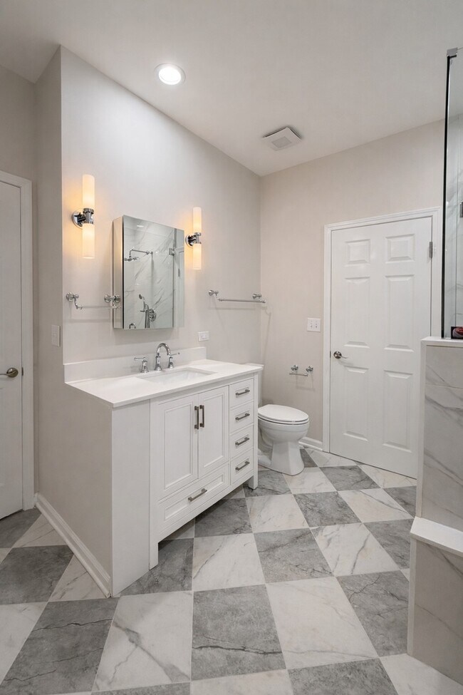 Building Photo - 1351 W Altgeld St