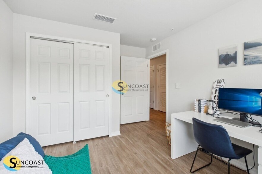 Building Photo - 7655 Mailes Ct