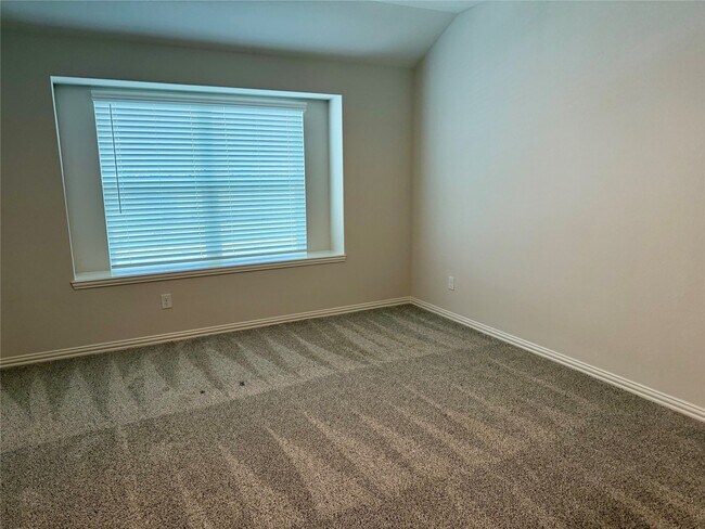 Building Photo - 27970 Western Crk Ct