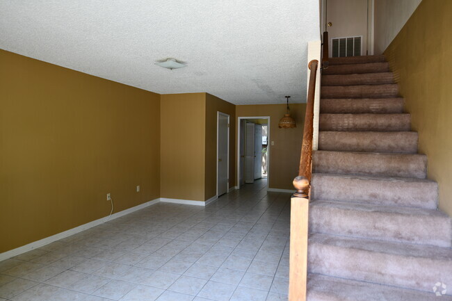 Building Photo - 755 E Boyd Dr