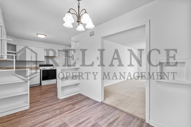 Building Photo - 363 N Woodlawn Blvd