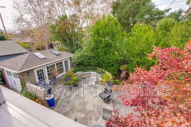 Building Photo - 714 Greer Rd