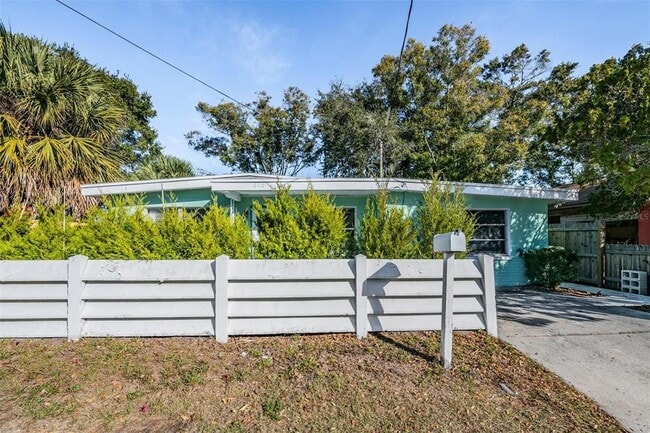 Building Photo - 810 Jurgens St