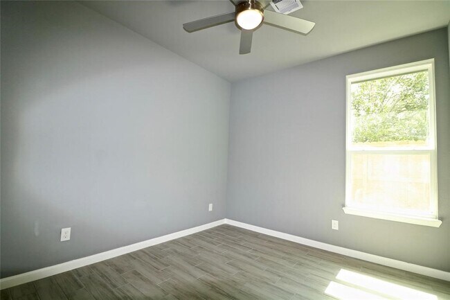 Building Photo - 4238 Aledo St