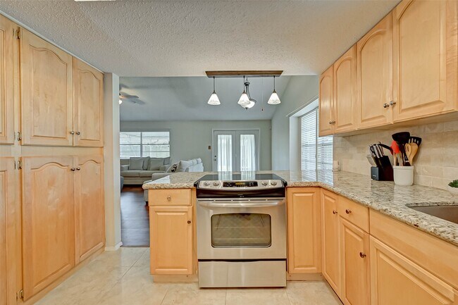 Building Photo - 16355 Sierra Grande Dr