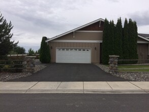 Building Photo - 4 Bedroom Home on The Links Golf Course! Utilities & Landscaping Included!