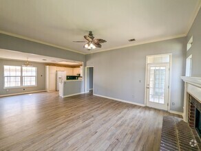 Building Photo - Northgate Village 3 bed/2 bath