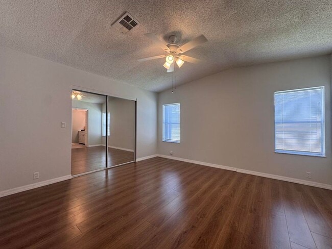 Building Photo - 2/2 in Plantation Oaks