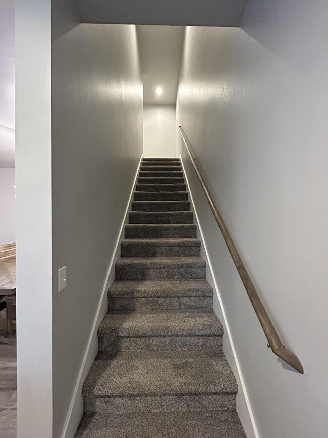 Building Photo - Beautiful Fully Furnished 3 Bed, 2.5 Bath Townhouse on Corner Lot