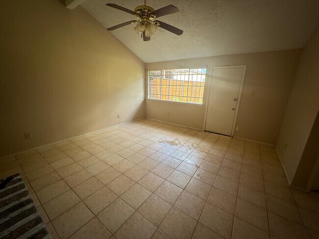 Primary Photo - 16625 Gold Ridge Ln