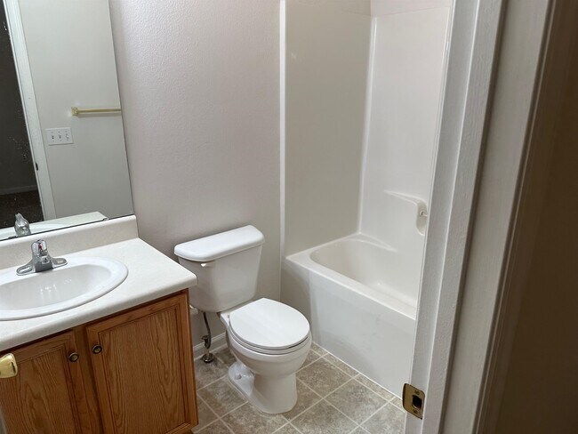Building Photo - 2738 W Tharpe St