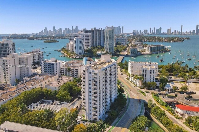 Building Photo - 1688 West Ave