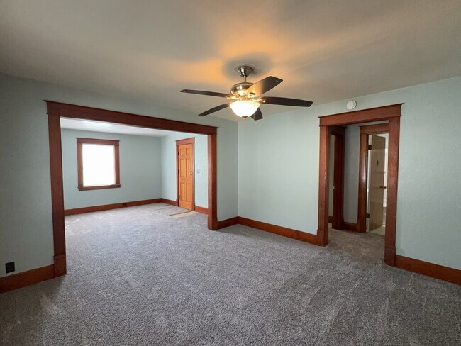 Building Photo - 2125 N Purdum St