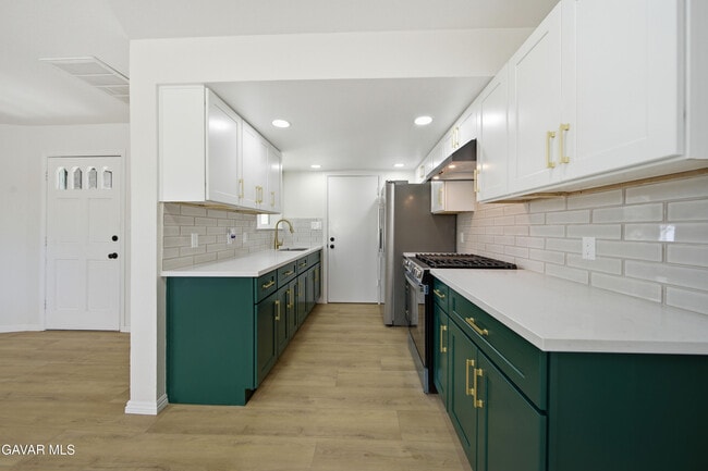 Building Photo - 2059 Shasta St