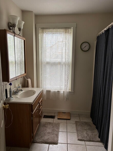 Bathroom 1 - 46 Channing St