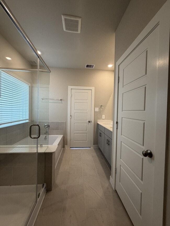 Building Photo - 2527 Gray Gale Ct