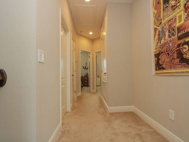 Building Photo - 15537 Honeybell Dr