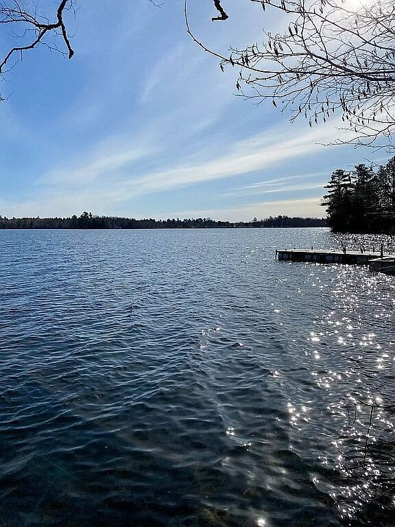 Building Photo - 978 Lakeview Dr