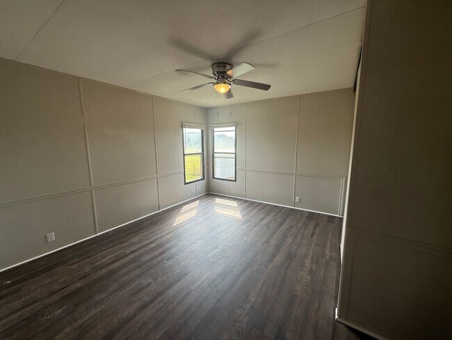 Building Photo - Welcome Home!! 2/2 Newly Renovated Mobile ...