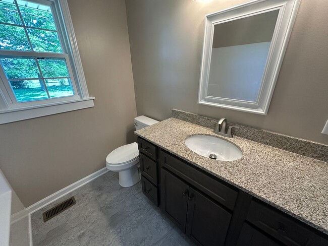 Building Photo - Newly Renovated Home in Shelbyville - 30 m...