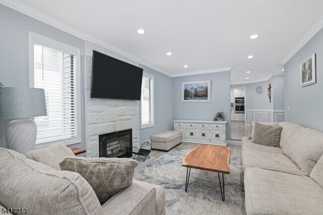 Building Photo - 70 Overlook Dr