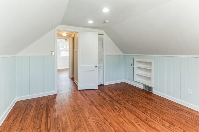 Building Photo - 1519 Boulevard