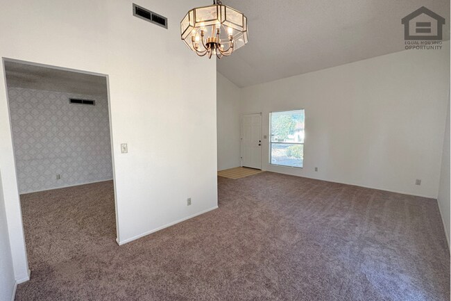 Building Photo - 3Bed/2Bath House at 55th Ave/Peoria Ave! Ready for Immediate Move-In! – NO HOA!