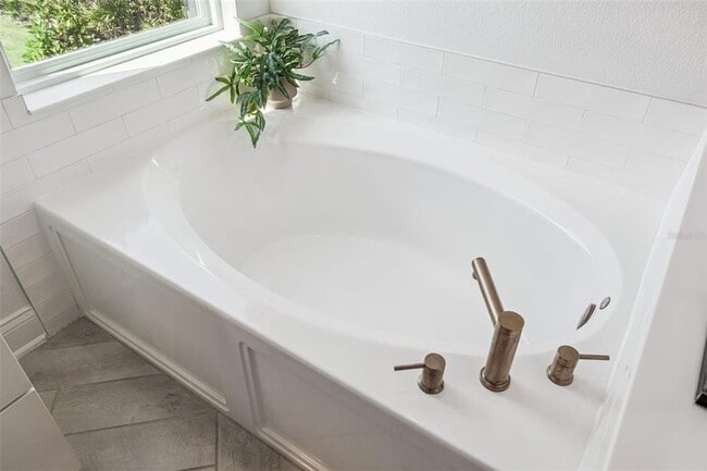 Building Photo - 534 Wishbone Ln