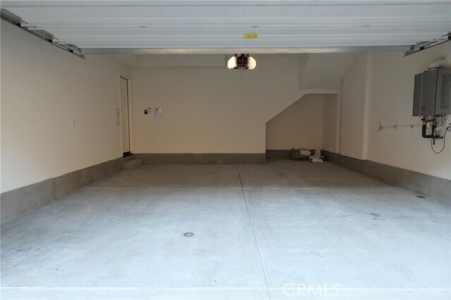 Building Photo - 119 Messenger